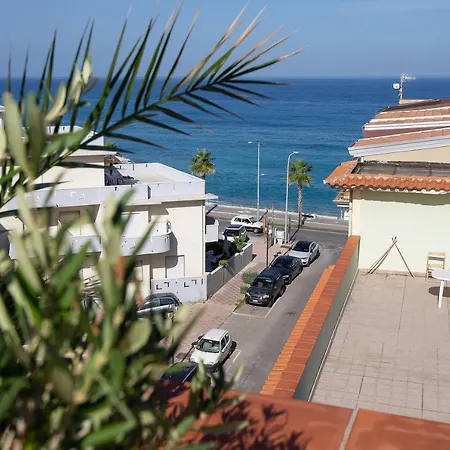 Attico Sul Mare In Centro Capo dʼOrlando
